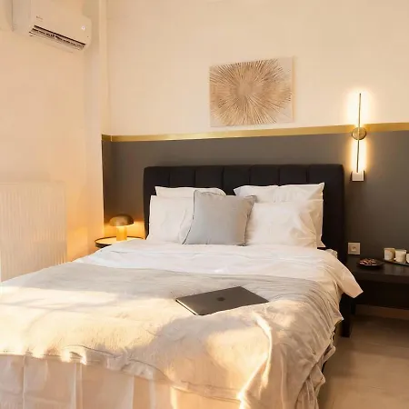 Elegant Spacious With Private Balcony