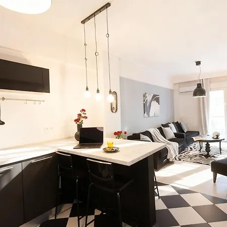 Elegant Spacious With Private Balcony * Θεσσαλονίκη