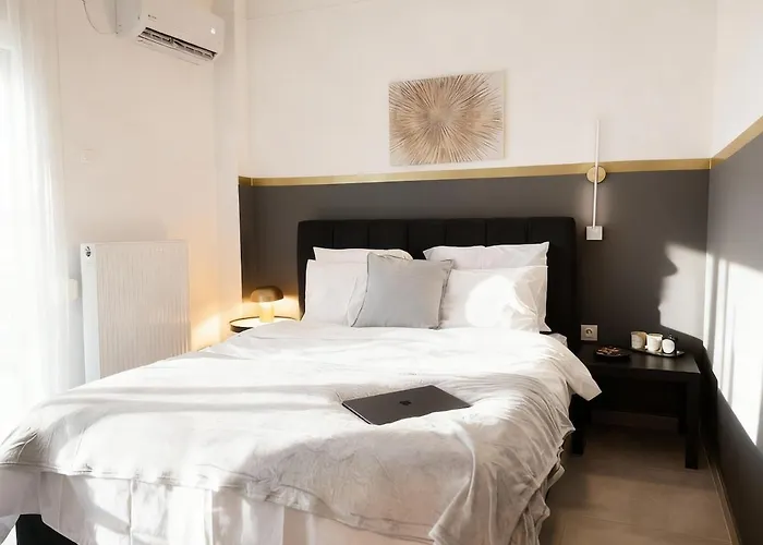 Elegant Spacious With Private Balcony Διαμέρισμα