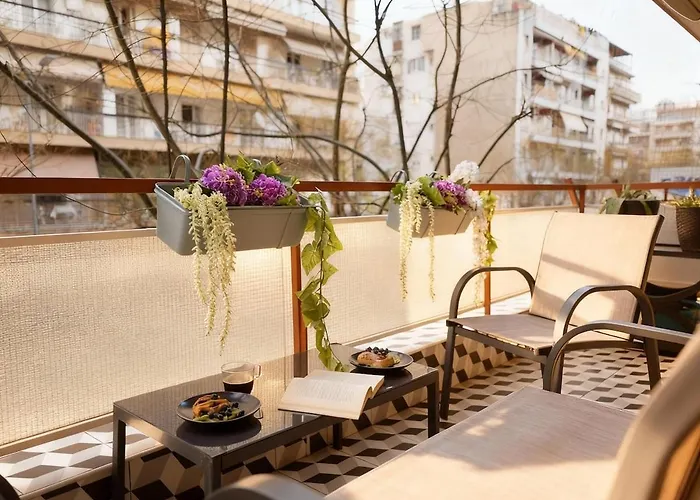 Elegant Spacious With Private Balcony *