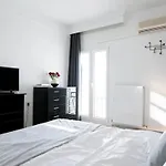 Elegant Spacious With Private Balcony