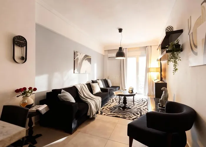 Elegant Spacious With Private Balcony *