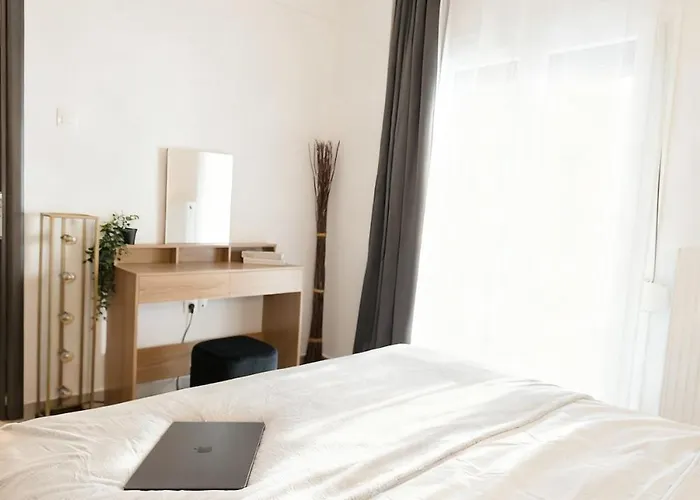 Elegant Spacious With Private Balcony Appartement *