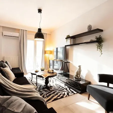 Elegant Spacious With Private Balcony * Thessaloniki
