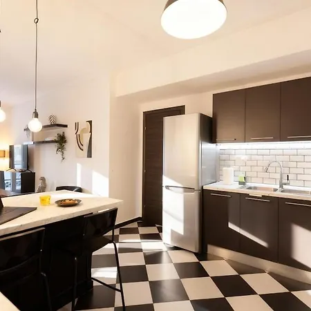 Elegant Spacious With Private Balcony *